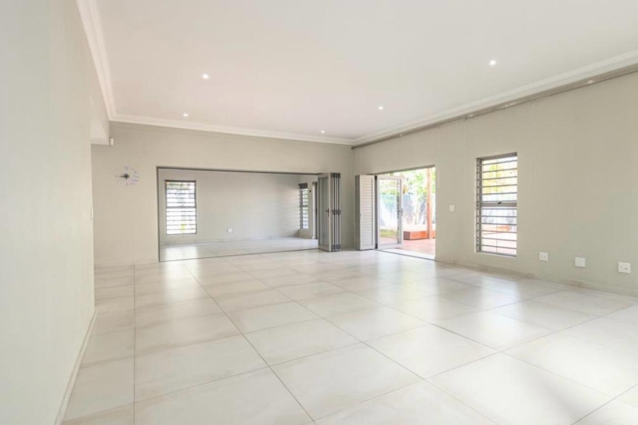 5 Bedroom Property for Sale in Sunset Beach Western Cape